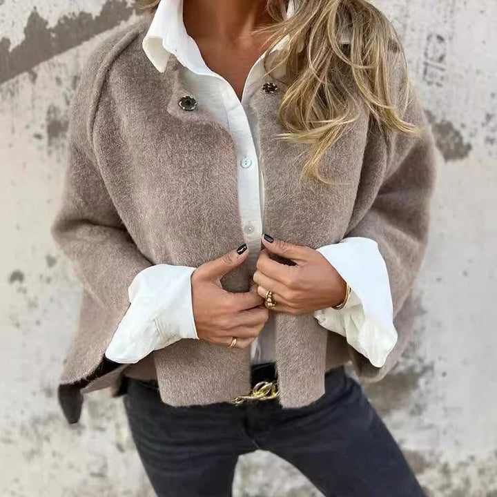 Elisa - Krótka kurtka z eleganckimi rozszerzającymi się rękawami